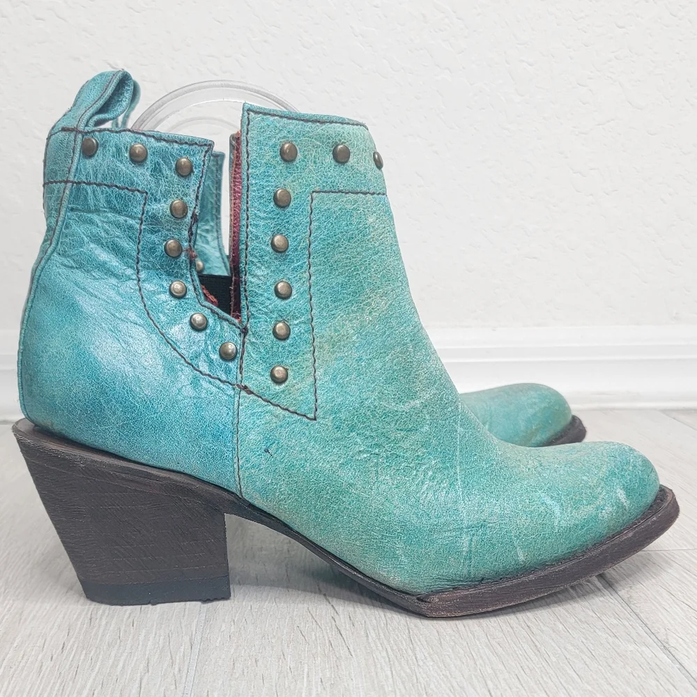 Ferrini stella studded